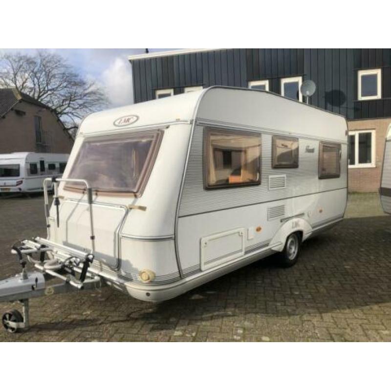LMC Favorit 460 RD Vast bed met mover