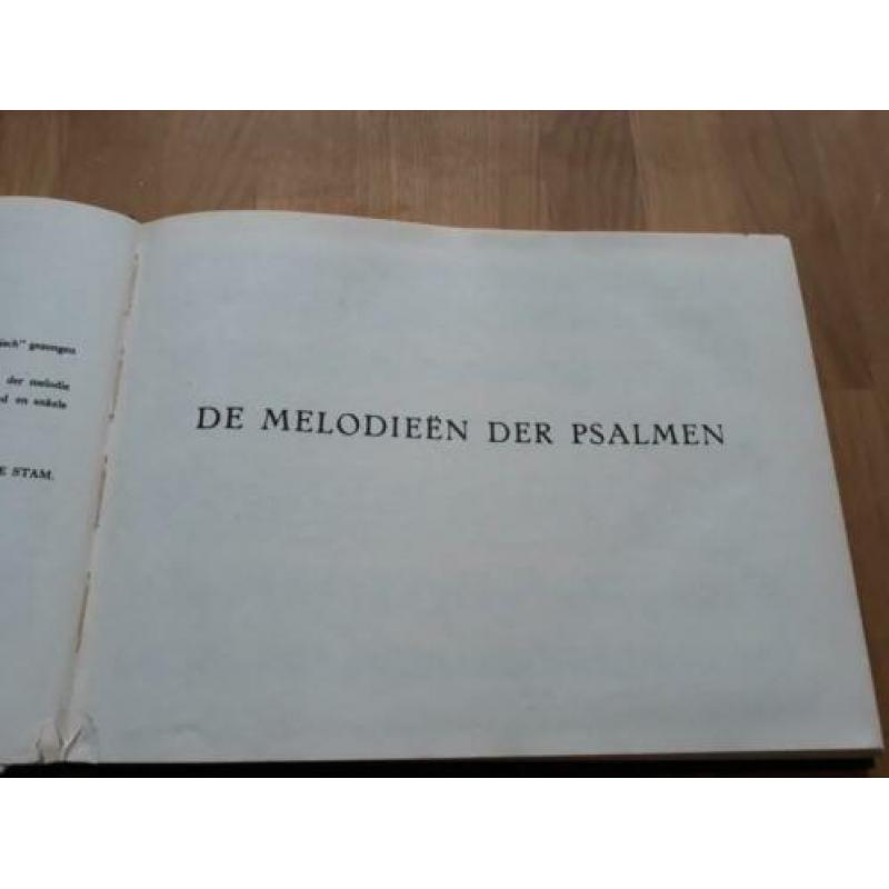 Oud boek met melodieën van psalmen van J. Worp