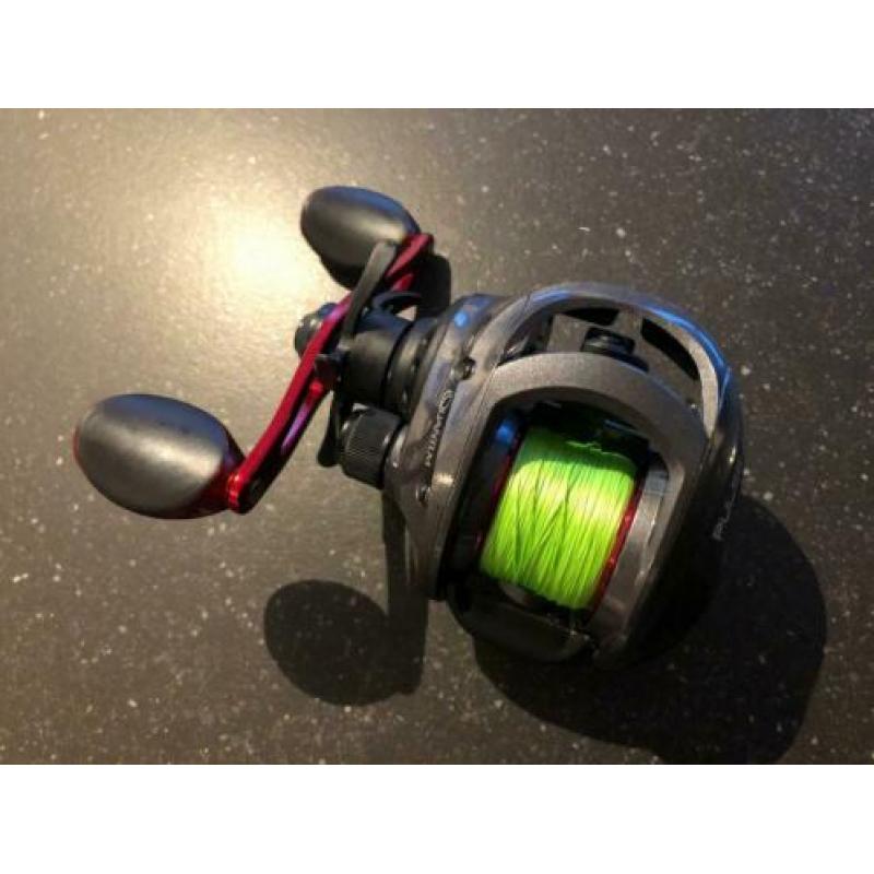 Quantum pulse baitcast druppel reel links