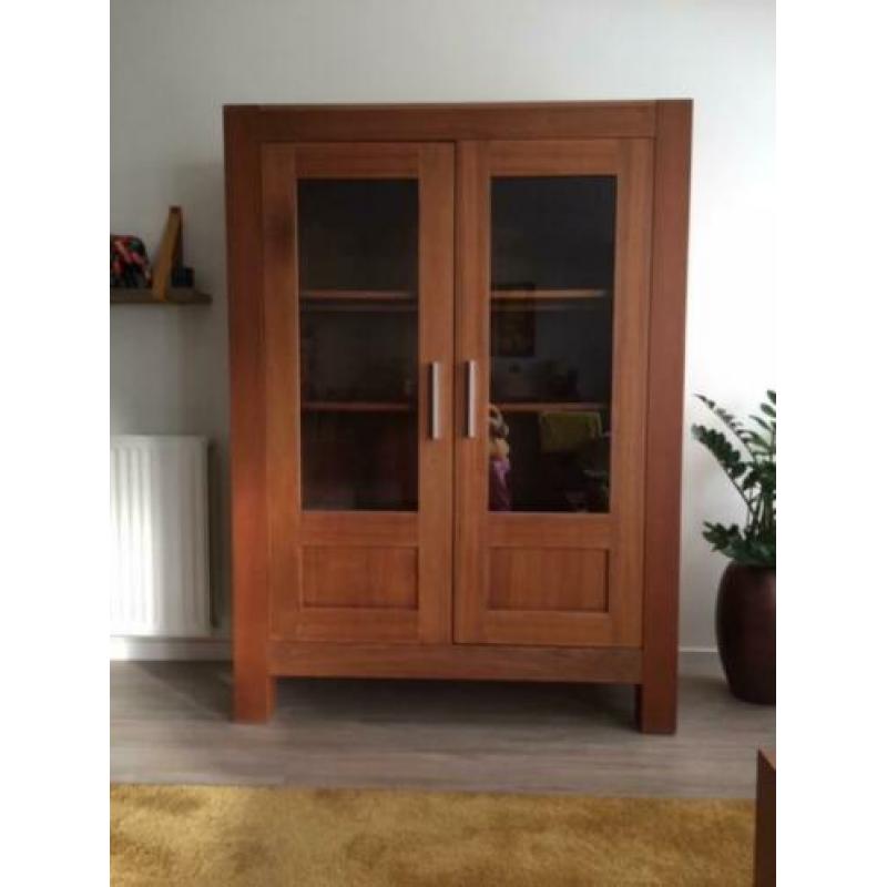 Salontafel + vitrinekast + dressoir