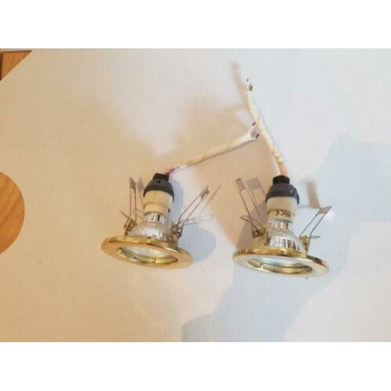 2x messing kleurige inbouwspot