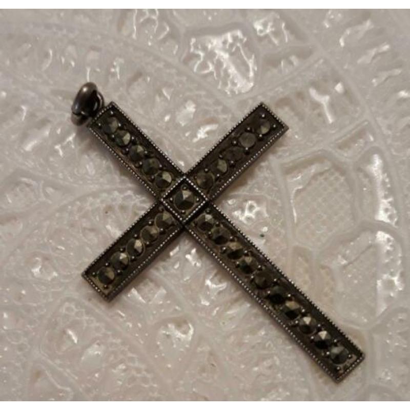 Antieke zilveren hanger Kruis met marcassieten19-20 eeuw