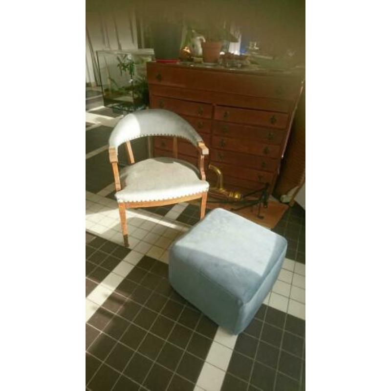 Brocant stoeltje en gratis hocker