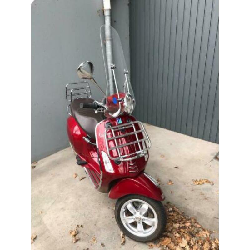 Vespa Primavera Touring