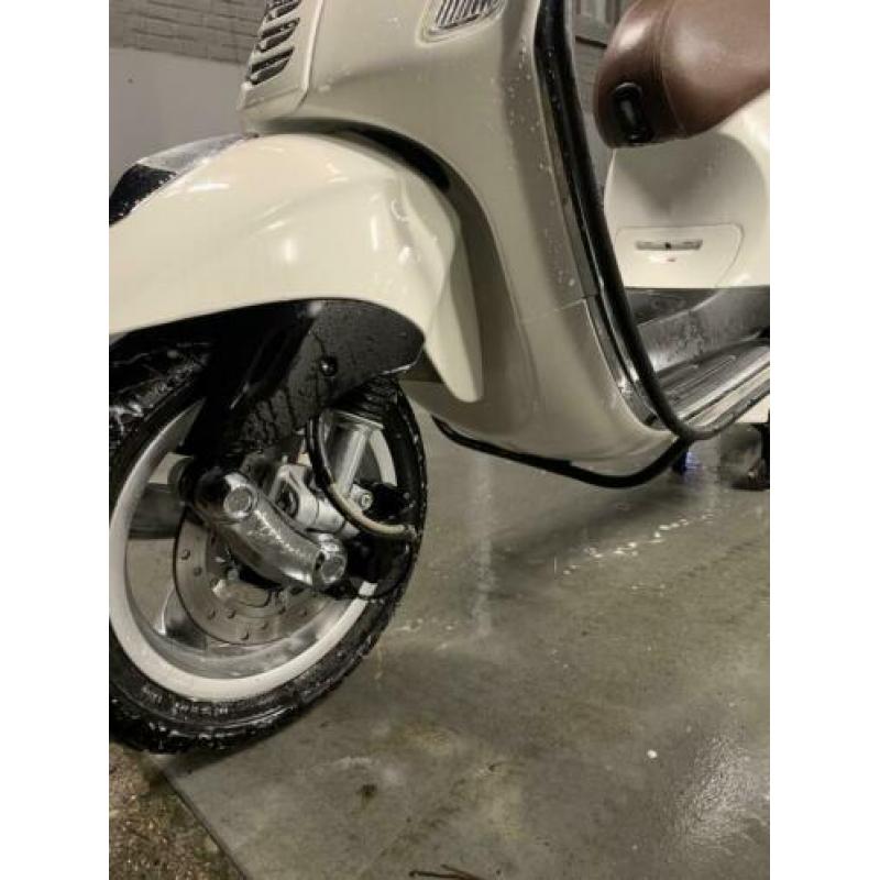 Piaggio Vespa Primavera blauw kenteken (3500 km)