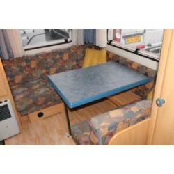 Hobby De Luxe 440 SB