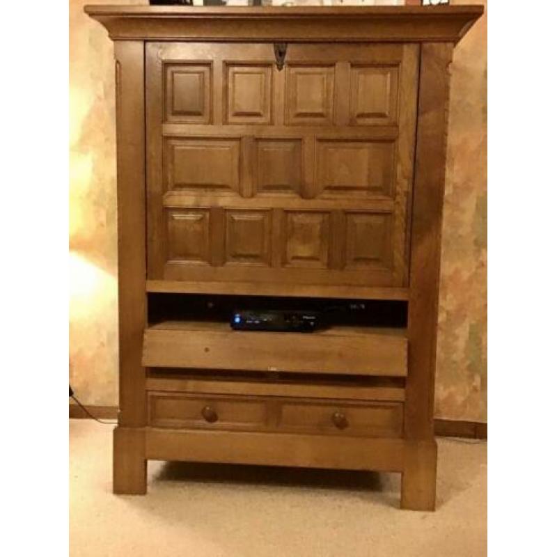 Grote Massieve Eiken TV Kast Met Twee Grote Laden