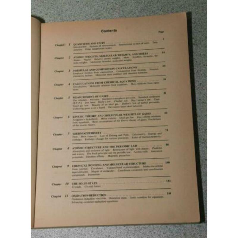 "College Chemistry". Anorganische chemie.