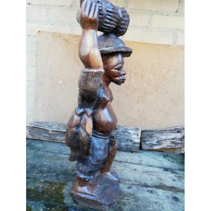Antieke sculptuur Afrikaanse visser. 48 cm.