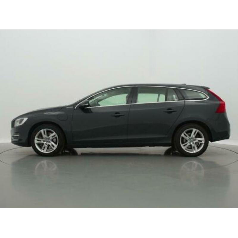Volvo V60 2.4 D6 AWD Plug-In Hybrid Summum *AUT.* / NAVI / L