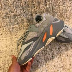 V Adidas Yeezy 700 Boost Sneaker 38) 36 39 40 42 43 44 45 46