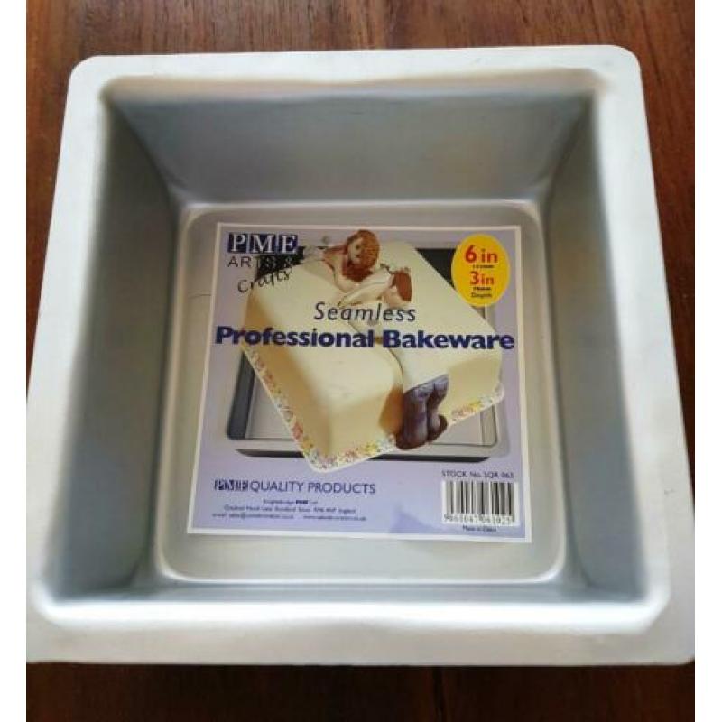 Splinternieuwe bakvormen voor taarten