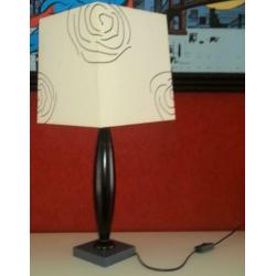 tafel Lamp op voet zwart + creme lampenkap
