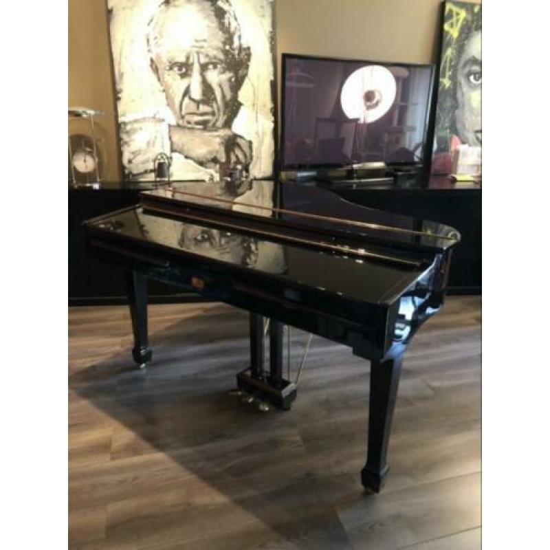 Behringer eurogrand model eg8180