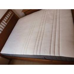 Ikea matras hovag 160cmx200cm met topper, electrisch bed