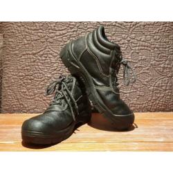 Werkschoenen / veiligheidsschoenen, mt 43, ZGAN