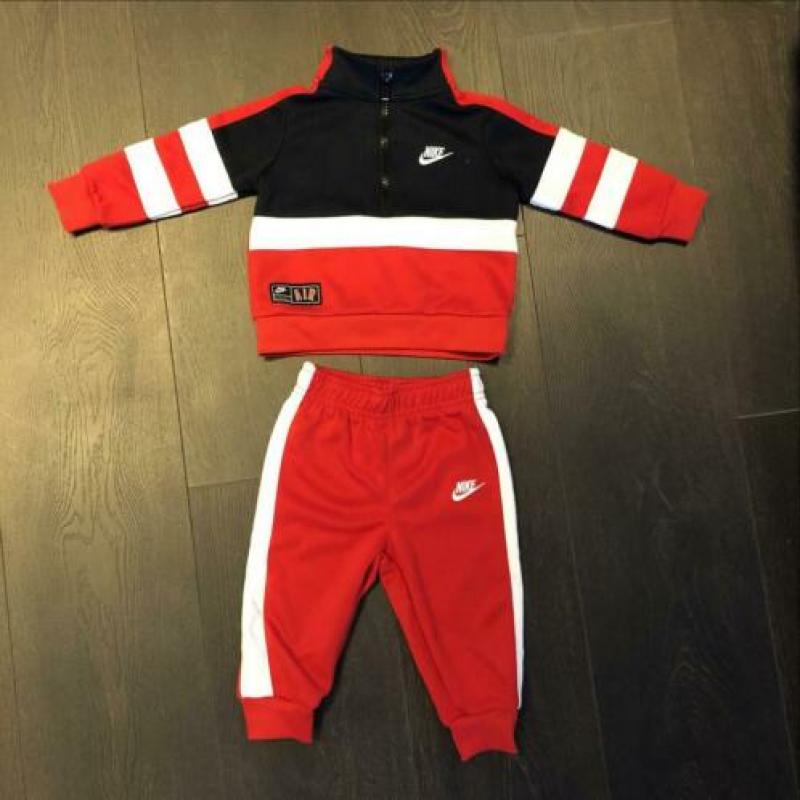 Nike Air joggingpakje rood blauw 74-80