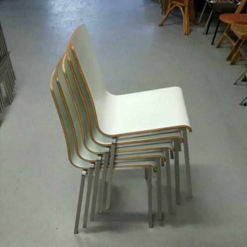 29 x HPL stapelstoelen, HORECA design stoelen Arper 986