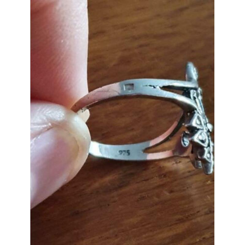 Hele leuke zilveren (925) ring PAUW !!!!!