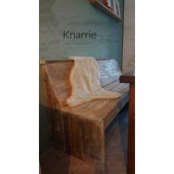 Stoere Bank hout,schuine rugleuning&bovenrand eettafel tip