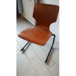 Set van 4 vintage eettafelstoelen, samen E75,-