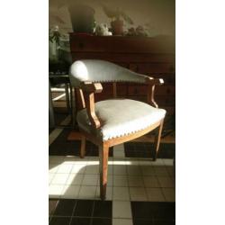 Brocant stoeltje en gratis hocker