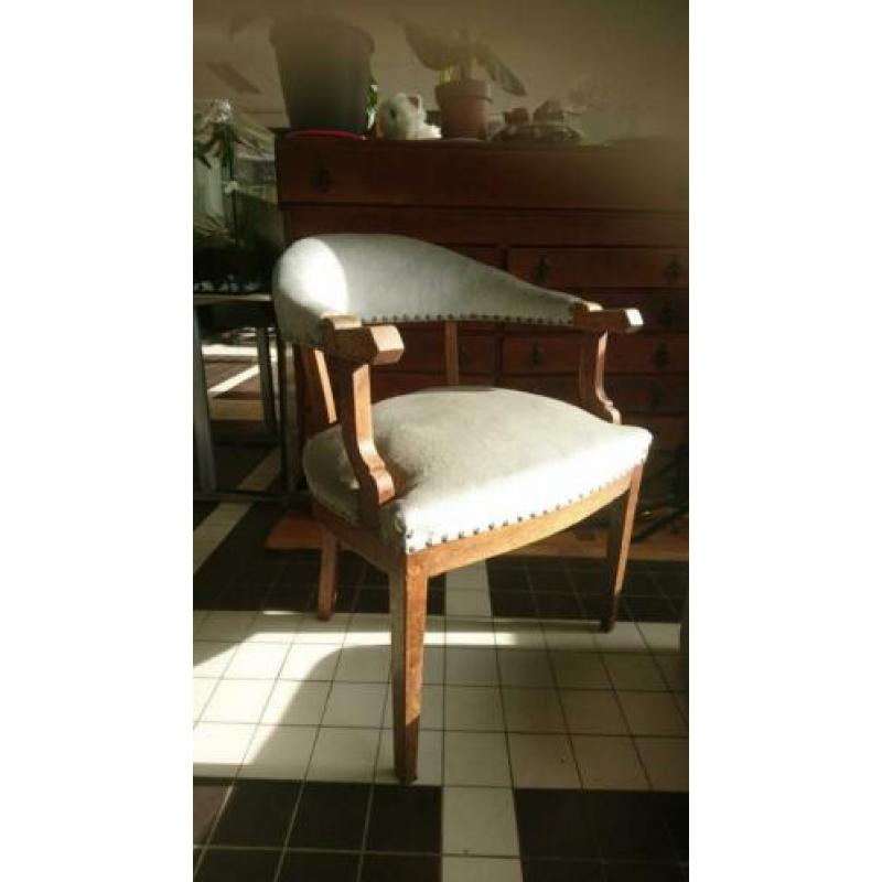 Brocant stoeltje en gratis hocker