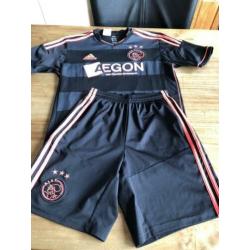 Zgan Ajax tenue 176/164 origineel