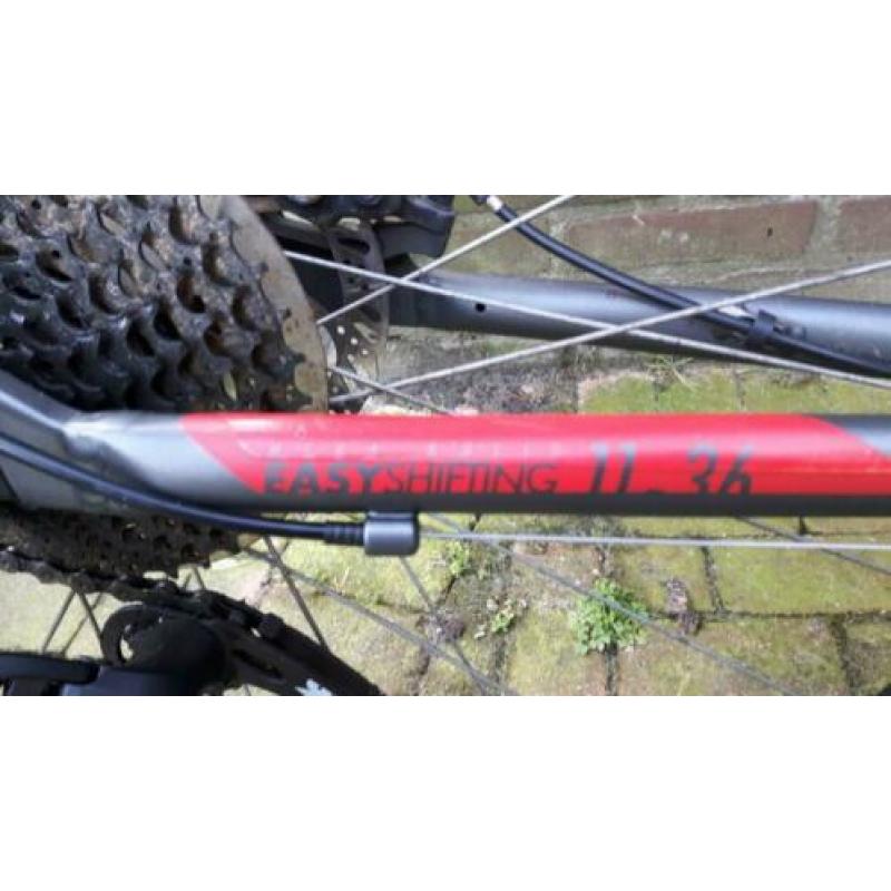 Zgan b-twin hybride trekking fiets met extra's!!