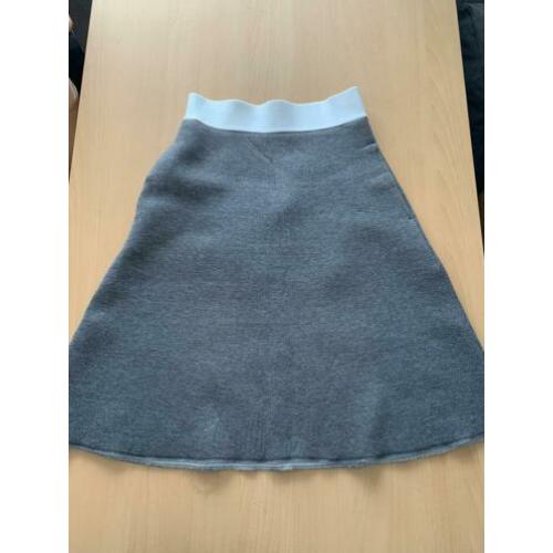 Vanilia foam rok - maat 34