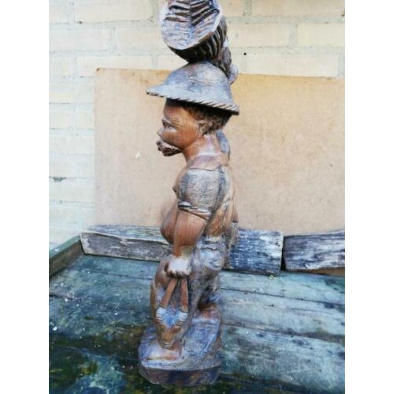 Antieke sculptuur Afrikaanse visser. 48 cm.