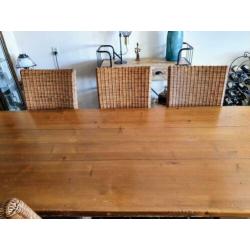 Eettafel met 6 stoelen
