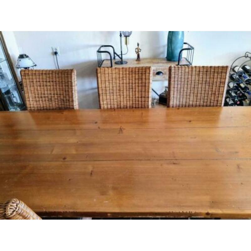 Eettafel met 6 stoelen