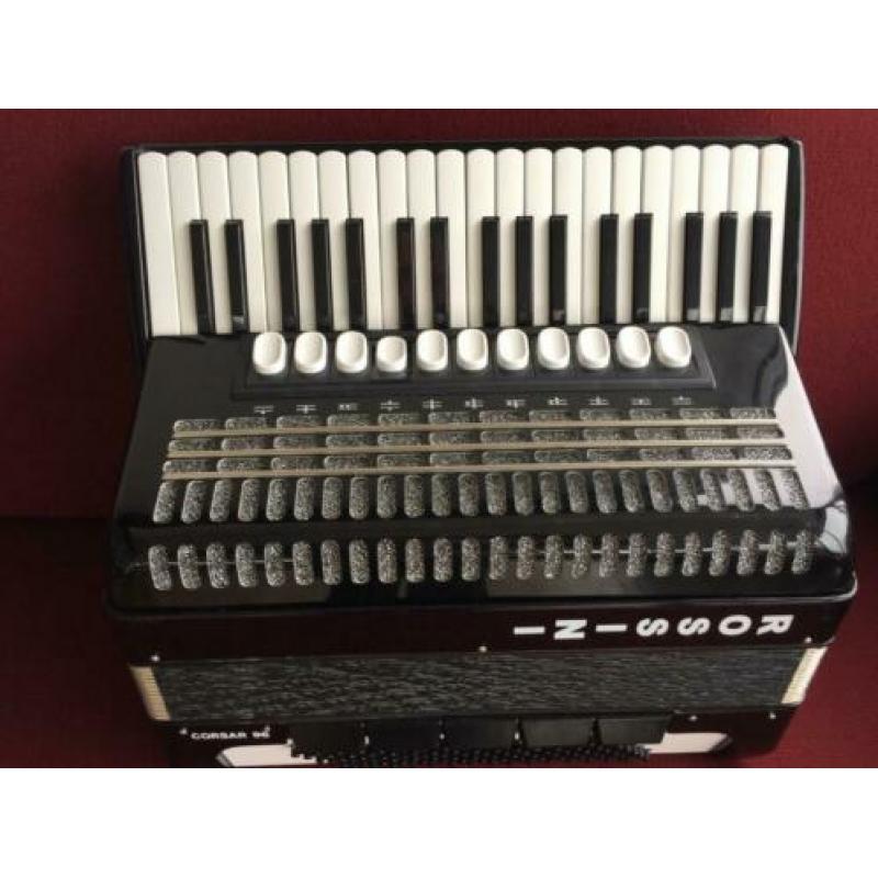 Rossini Corsar accordeon . 96 bas . 4 korig met piccolo.