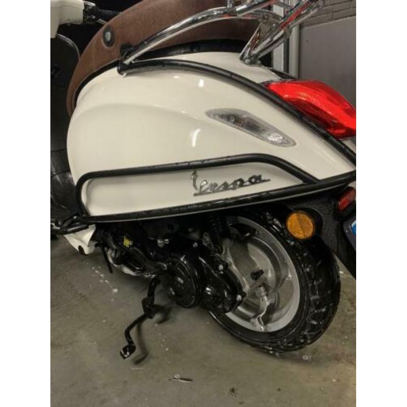 Piaggio Vespa Primavera blauw kenteken (3500 km)