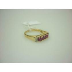 Ring goud met robijn & 0.5K diamant / Z6109