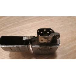 Zippo met tekst, zie foto's