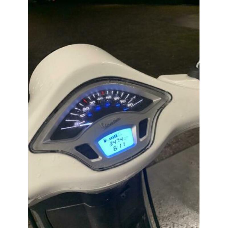 Piaggio Vespa Primavera blauw kenteken (3500 km)