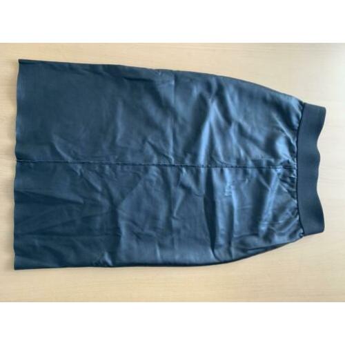 Vanilia midirok van imitatieleer - maat 34