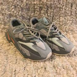 V Adidas Yeezy 700 Boost Sneaker 38) 36 39 40 42 43 44 45 46