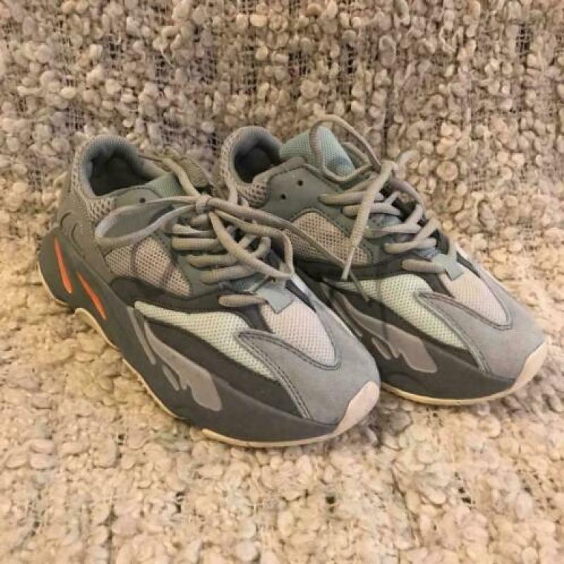 V Adidas Yeezy 700 Boost Sneaker 38) 36 39 40 42 43 44 45 46