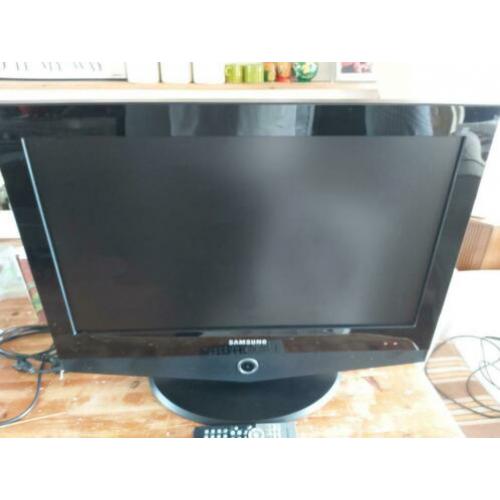 Samsung 26 inch met afstandsbediening.