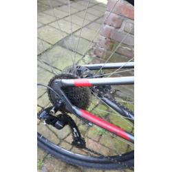 Zgan b-twin hybride trekking fiets met extra's!!