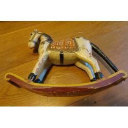 Antiek PAARDJE Mooi gedecoreerd 28 cm breed 23 cm hoog hout