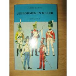 Uniformen in kleur