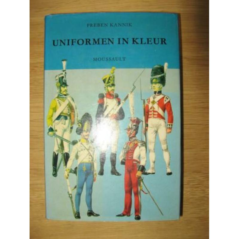 Uniformen in kleur