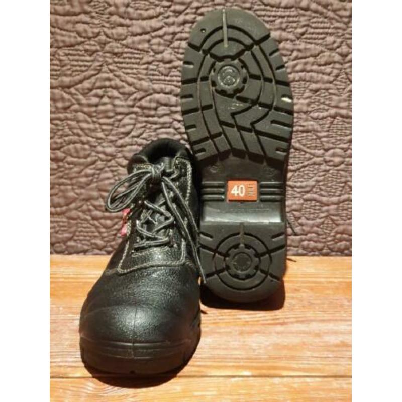 Werkschoenen / veiligheidsschoenen, mt 43, ZGAN
