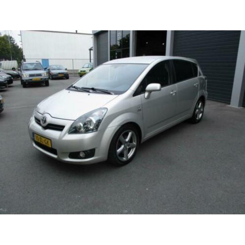 Toyota VERSO 2.2 D-4D LUNA