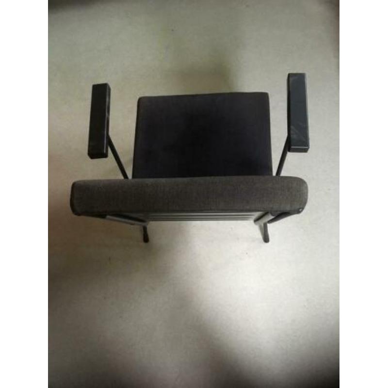 Te koop Gispen fauteuil Wim Rietveld nr 415 (1954)