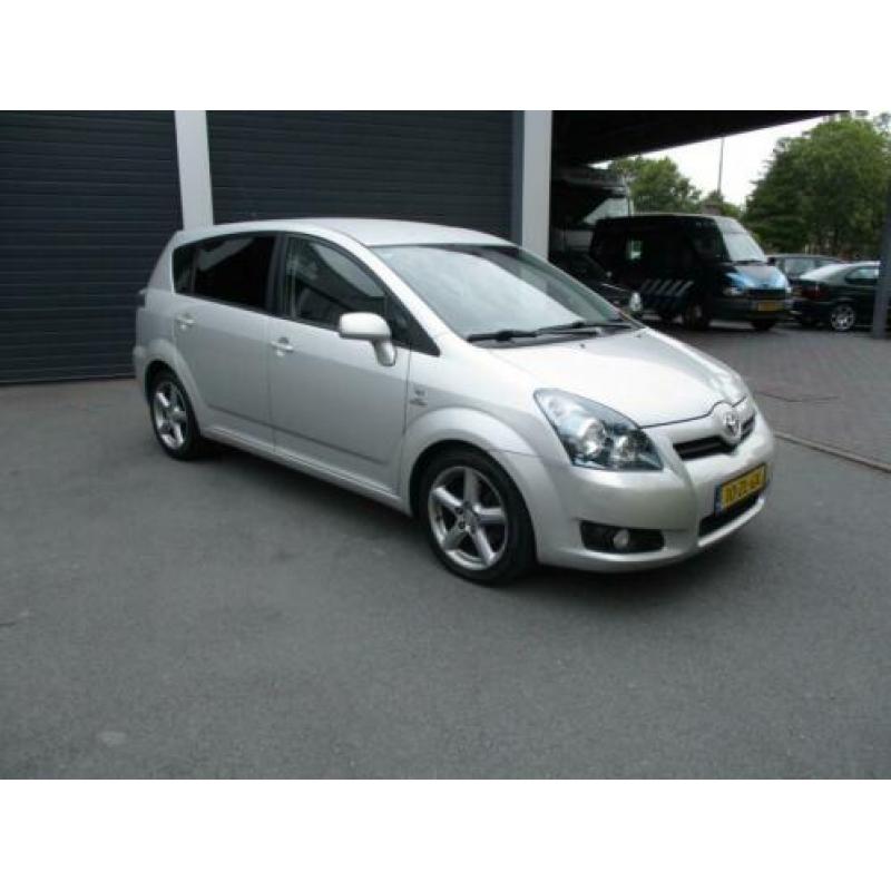 Toyota VERSO 2.2 D-4D LUNA